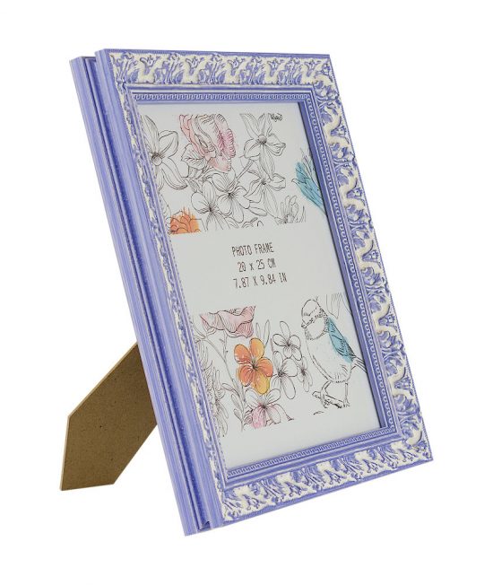 Carved picture frame in white and lilac color